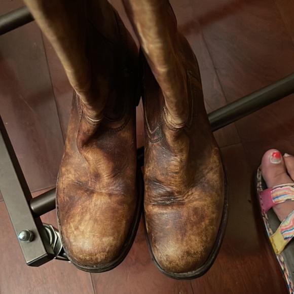 True Religion women boot true size 7 medium. Real leather and fits like a glove. - Picture 8 of 8